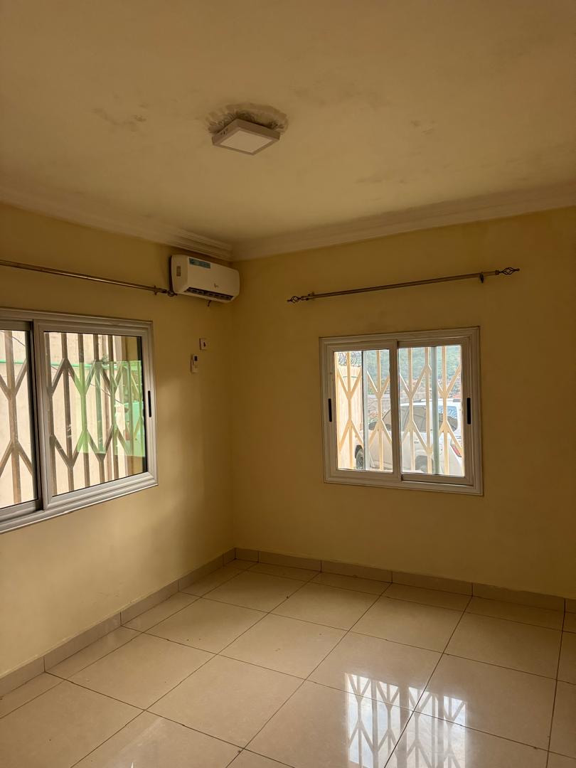 2-Bedroom Flat for Rent in S S Camp photo 5
